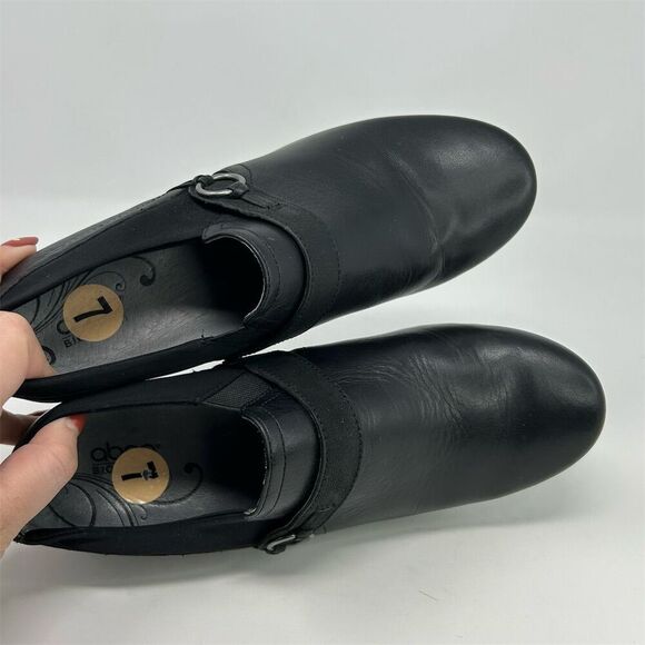 Abeo Raine Black Leather Slip-On Ankle Bootie Pumps Size 8 Neutral Fall - Picture 9 of 10